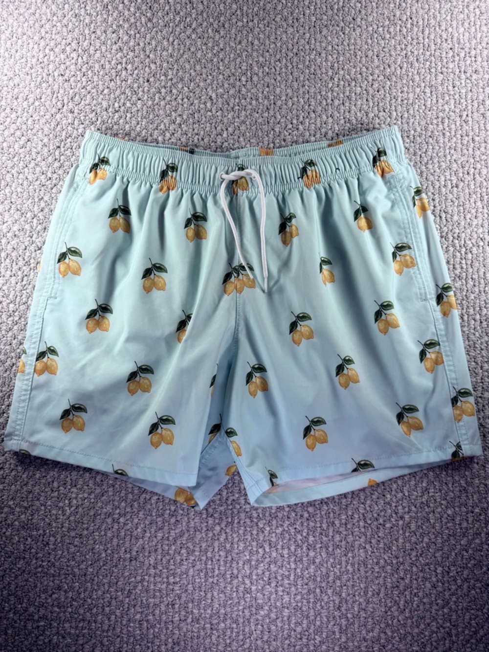 Hollister Light Blue Swim Trunks with Yellow Lemon Pattern Men’s size XL